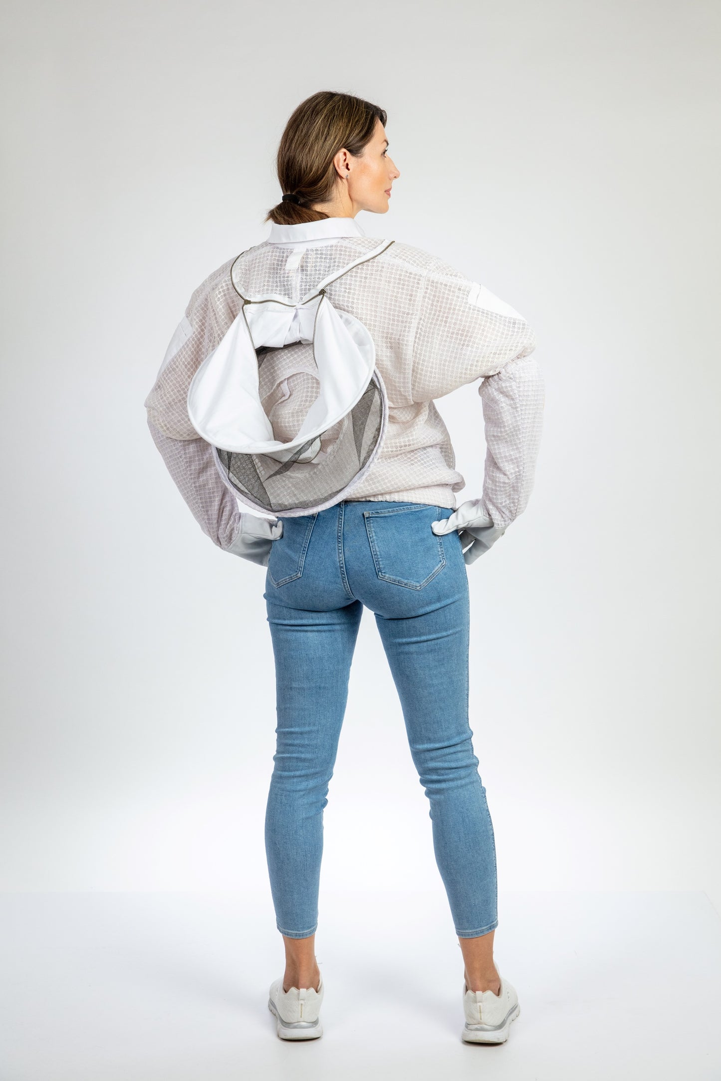 White Beekeeping Ventilated Jacket with Round Veil
