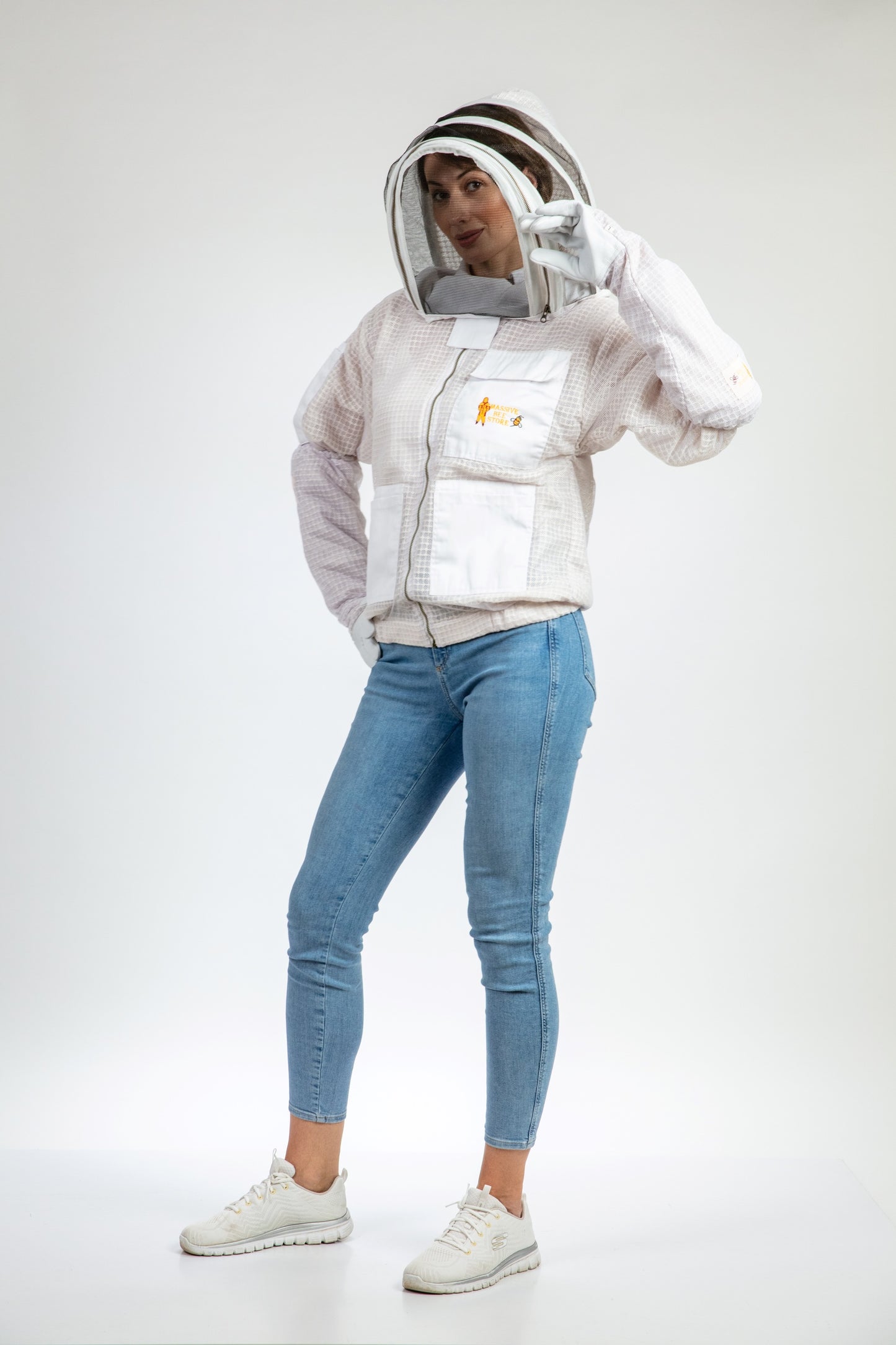 White Beekeeping Ventilated Jacket with Fencing Veil