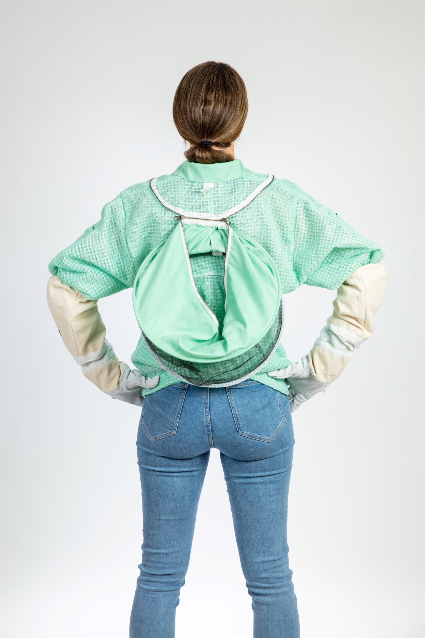 Aqua Beekeeping Ventilated Jacket with Round Veil