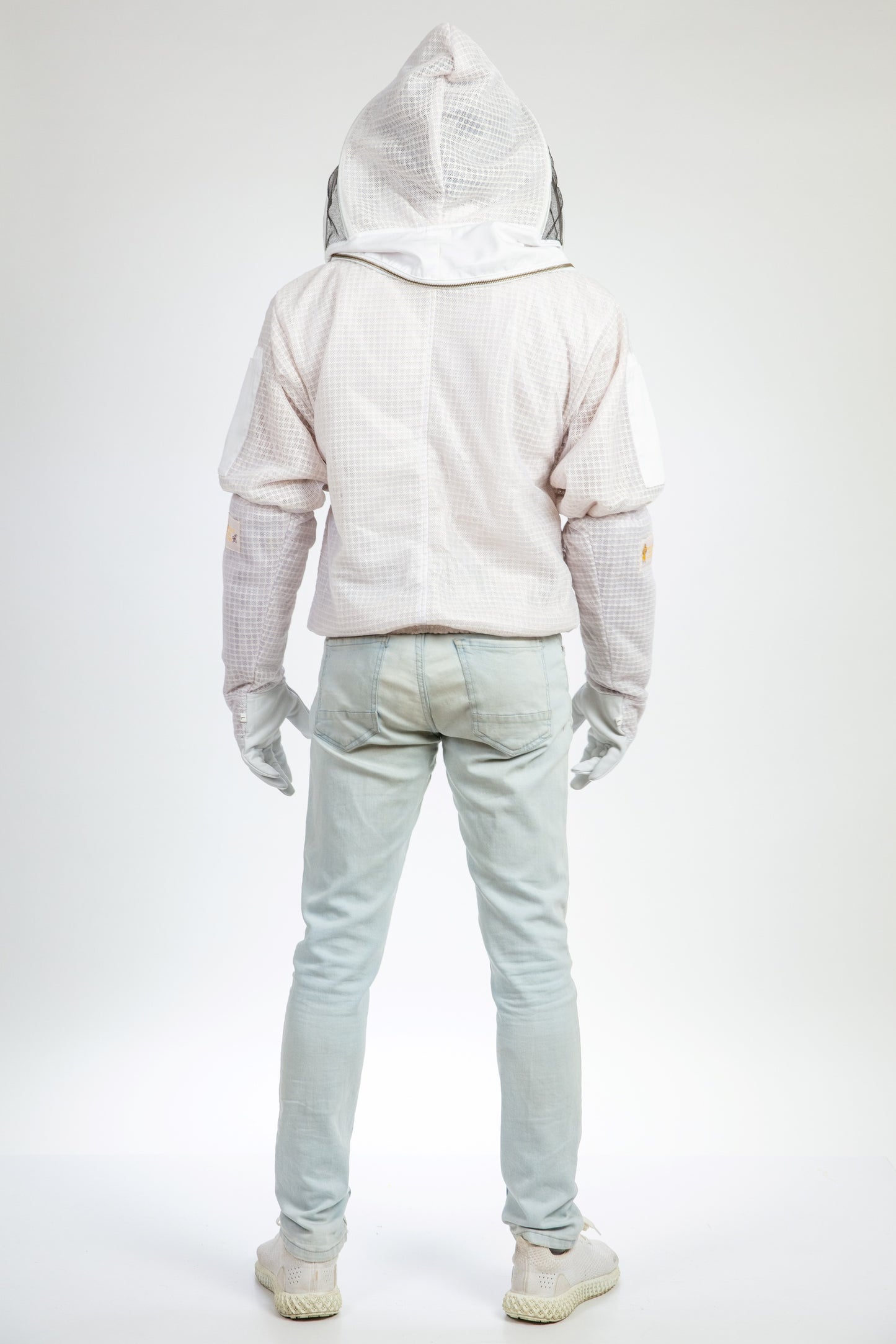 White Beekeeping Ventilated Jacket with Fencing Veil