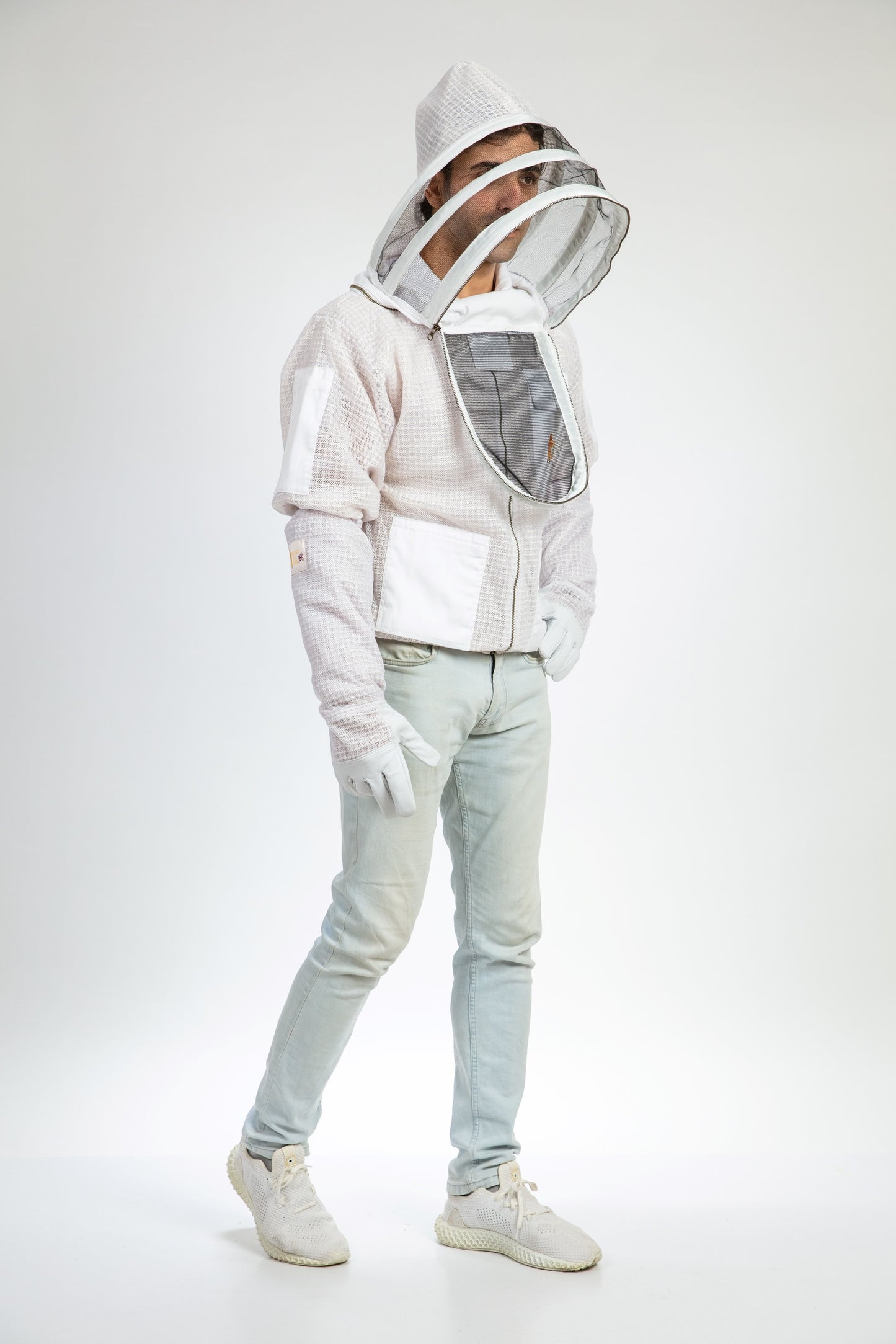 White Beekeeping Ventilated Jacket with Fencing Veil